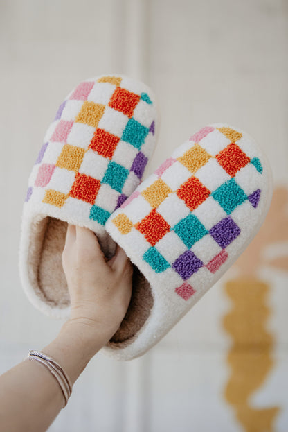 White Vibrant Checkered Plush Thermal Elzeon Slippers