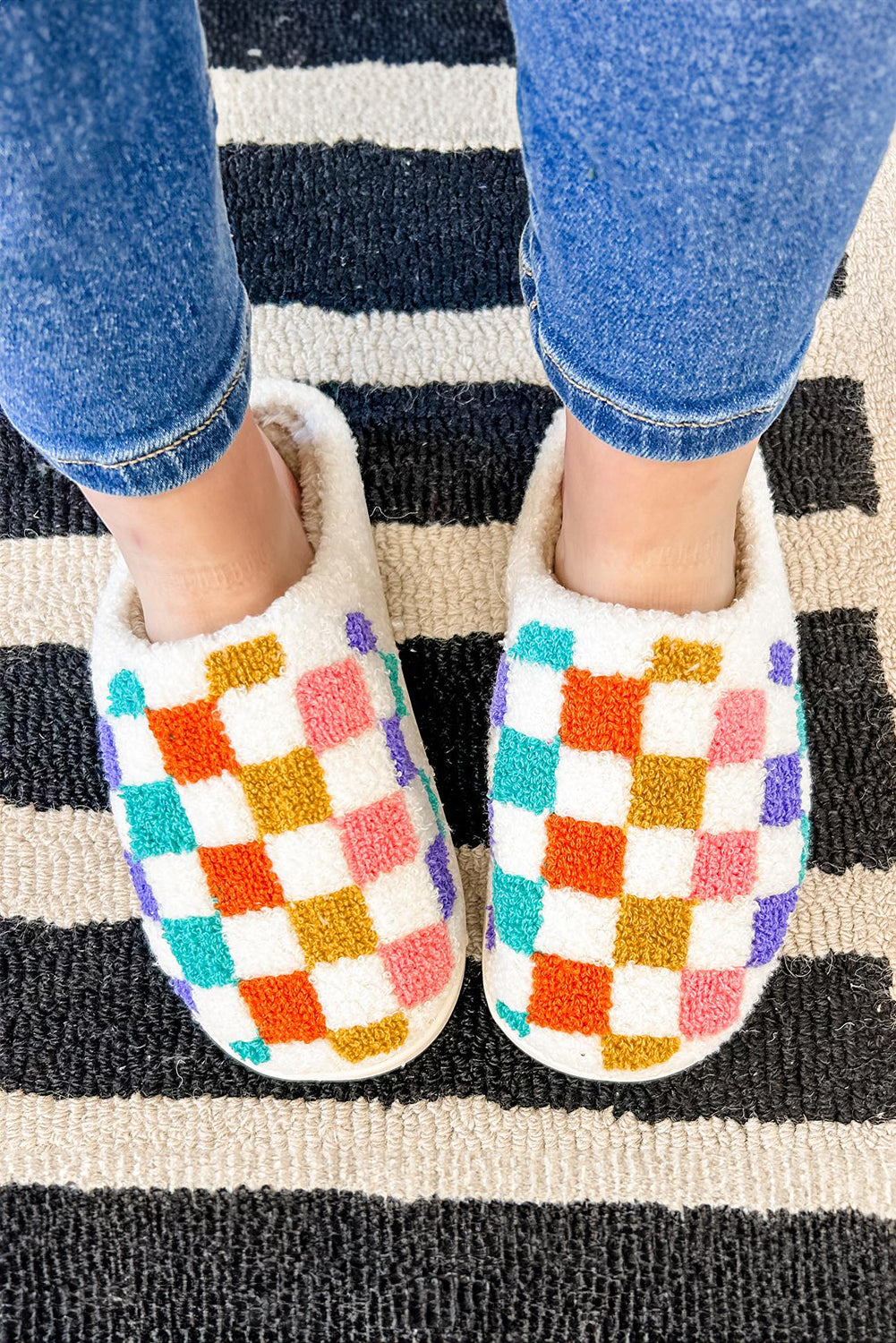 White Vibrant Checkered Plush Thermal Elzeon Slippers